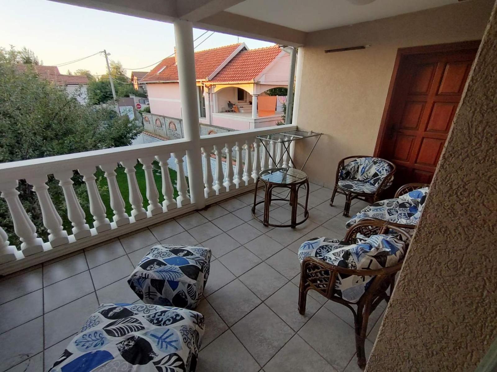 Plavi Apartman Airport Belgrad Dış mekan fotoğraf