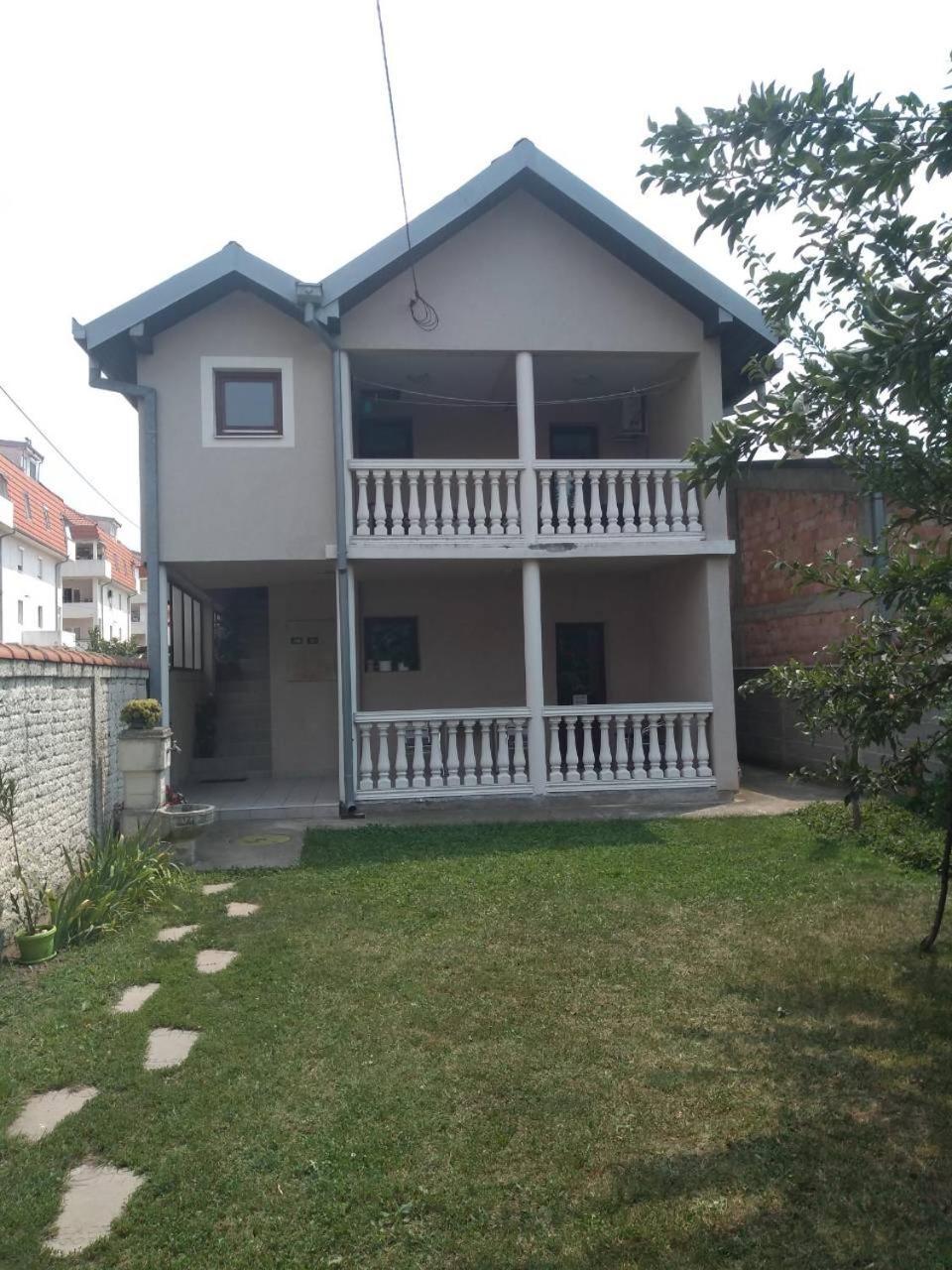 Plavi Apartman Airport Belgrad Dış mekan fotoğraf